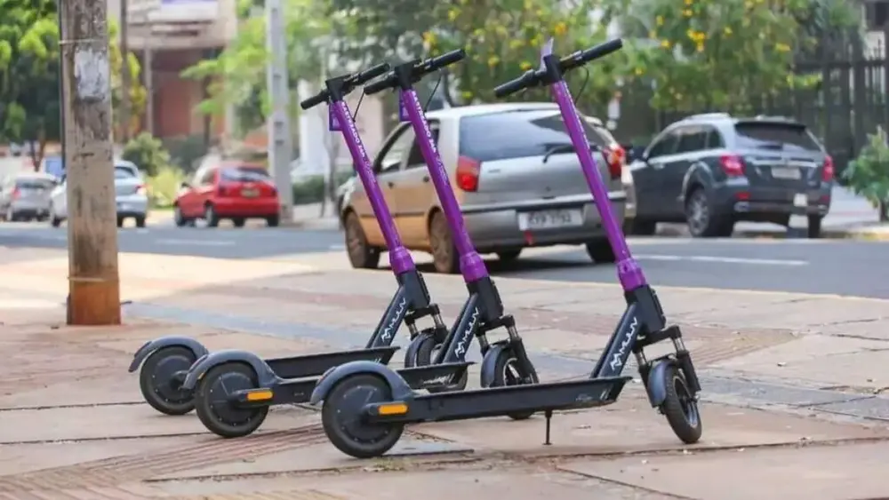 Campo Grande autoriza testes de patinetes e bikes elétricas