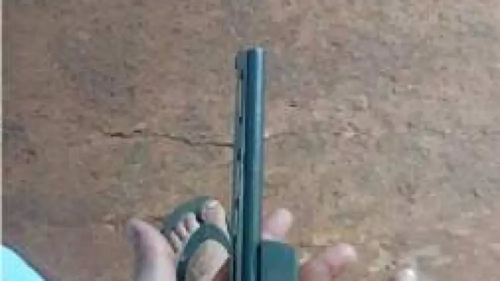 Homem com tornozeleira anuncia arma no Facebook e é preso