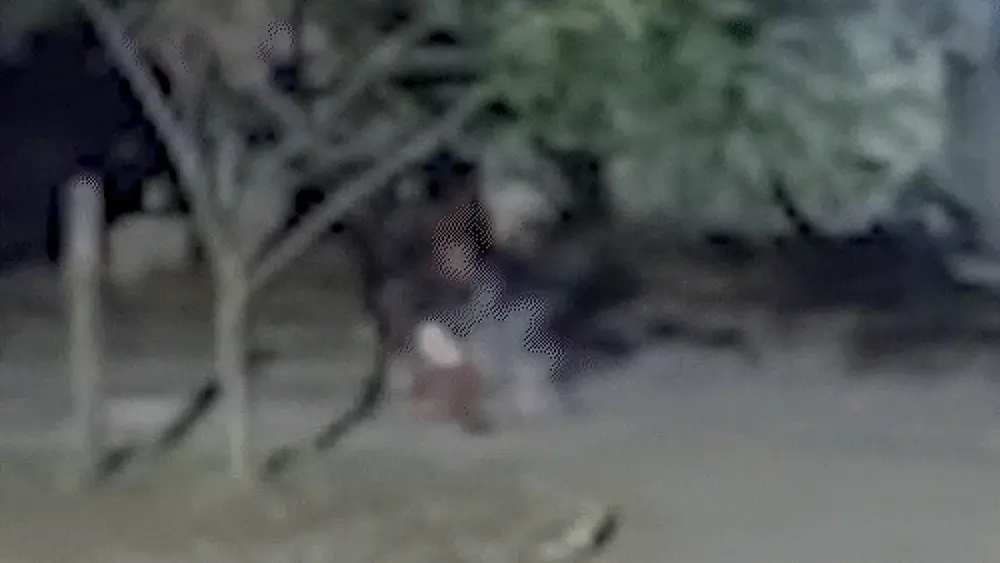 Homem é esfaqueado por dupla no meio da rua e fica em estado grave