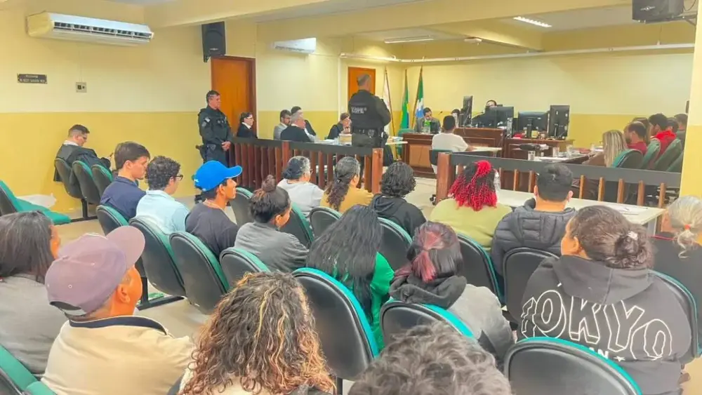 Júri condena trio e absolve jovem por morte de pintor enterrado em quintal