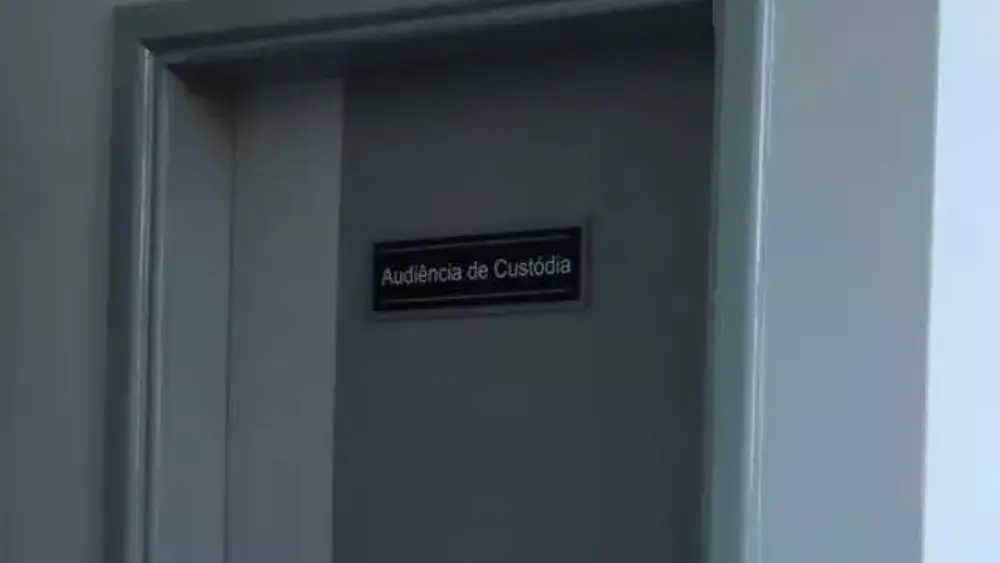 Padrasto é preso por sugerir sexo oral a enteado de 7 anos