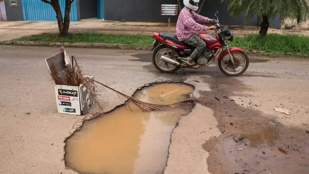 Prefeitura de CG prevê normalizar tapa-buracos só no 2º semestre